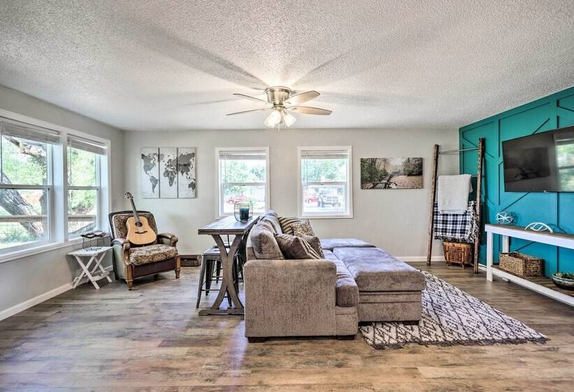 Cozy House W/ Views, 1 Mi To Colorado River!