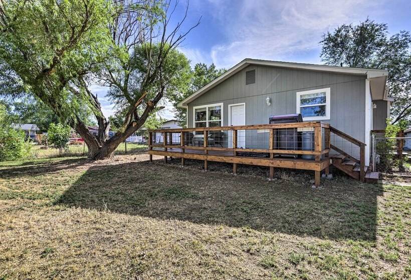 Cozy House W/ Views, 1 Mi To Colorado River!
