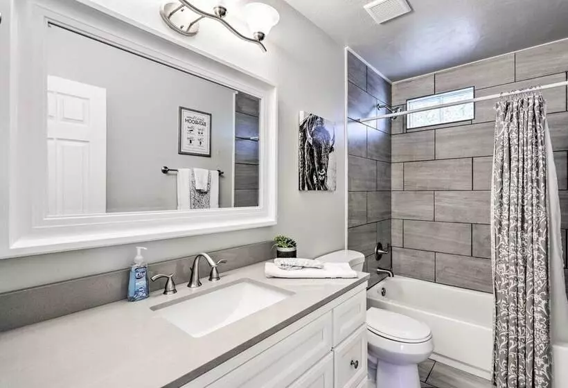 Cozy House W/ Views, 1 Mi To Colorado River!