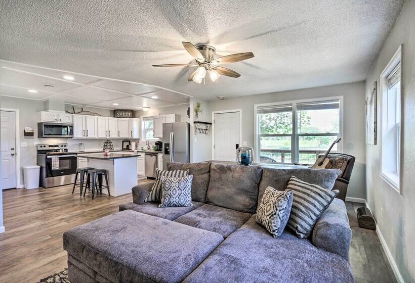 Cozy House W/ Views, 1 Mi To Colorado River!