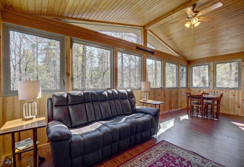 Cozy Log Cabin: 6 Mi To Great Smoky Mtns Np!