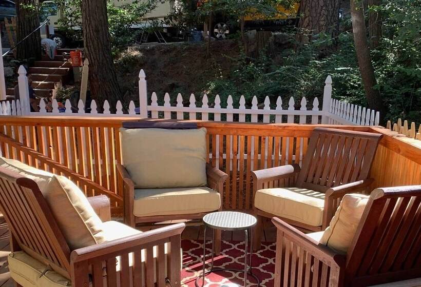 Cozy, Pet Friendly Mtn Cabin: 1 Mi To Lake Gregory