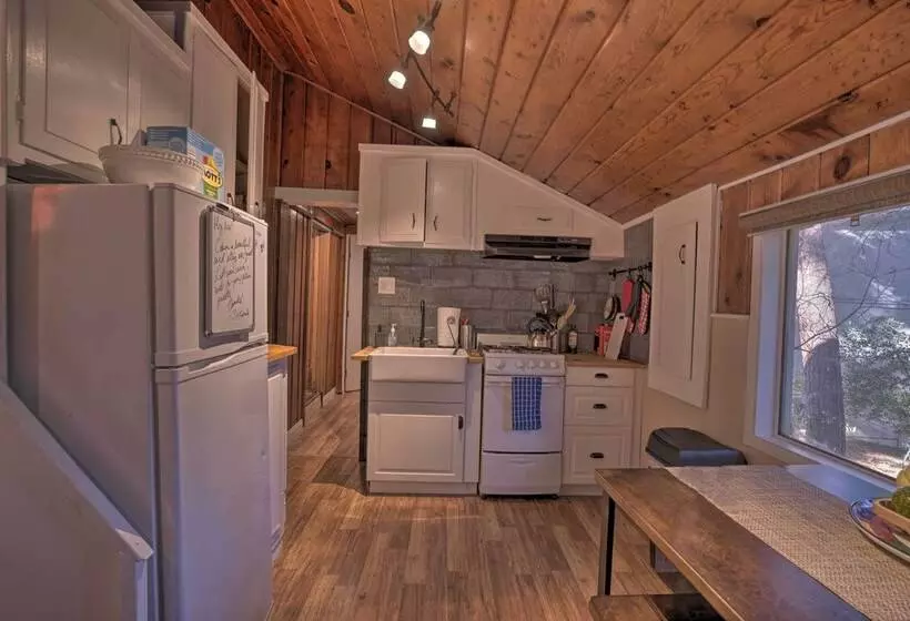 Cozy, Pet Friendly Mtn Cabin: 1 Mi To Lake Gregory