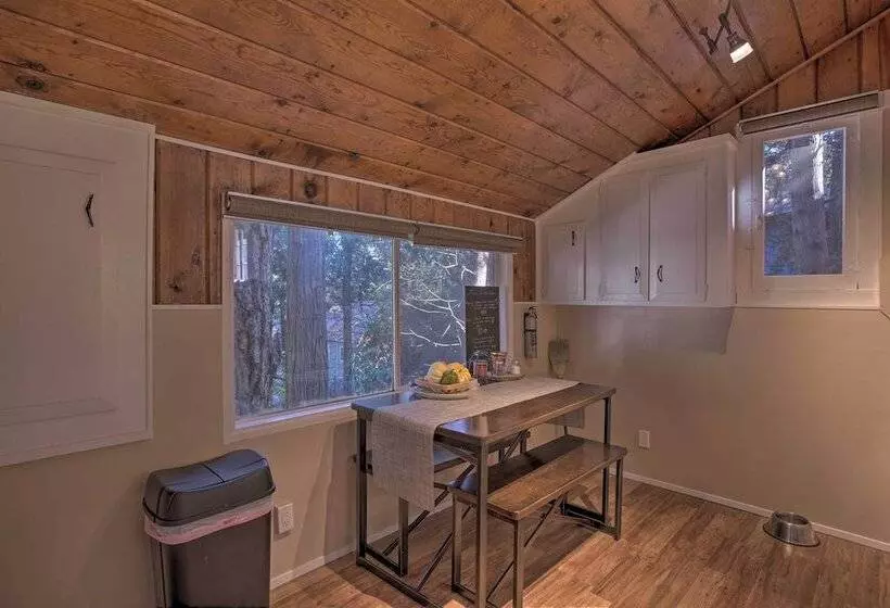 Cozy, Pet Friendly Mtn Cabin: 1 Mi To Lake Gregory