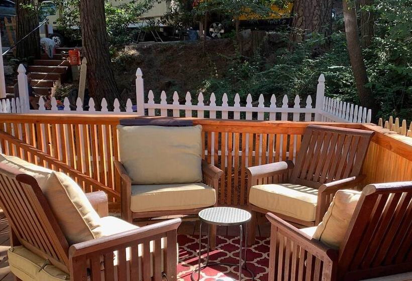 Cozy, Pet Friendly Mtn Cabin: 1 Mi To Lake Gregory