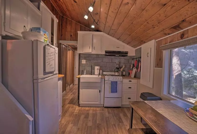 Cozy, Pet Friendly Mtn Cabin: 1 Mi To Lake Gregory
