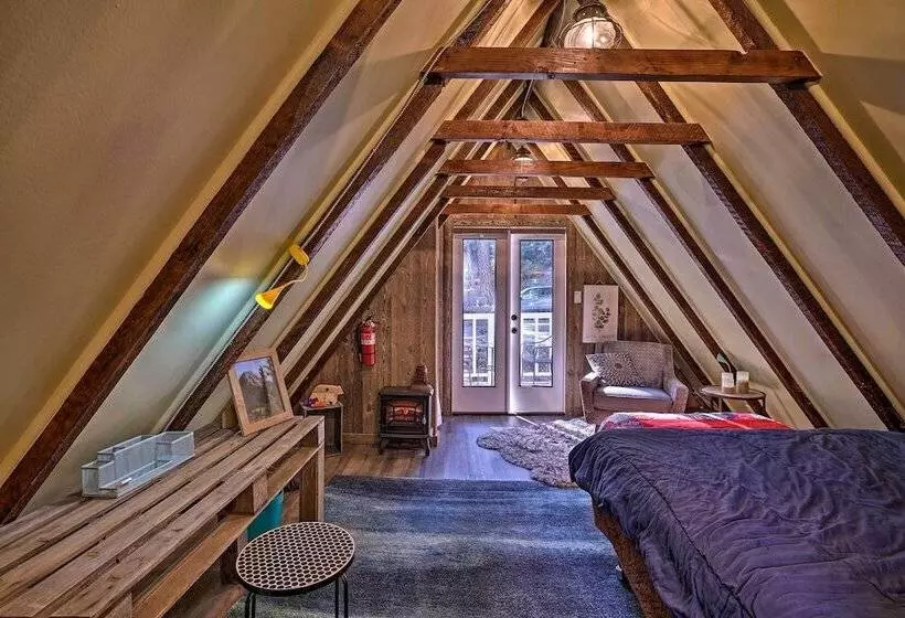 Cozy, Pet Friendly Mtn Cabin: 1 Mi To Lake Gregory