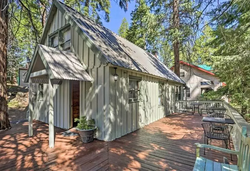 Half Mi To Shaver Lake: Cabin W/ Wraparound Deck