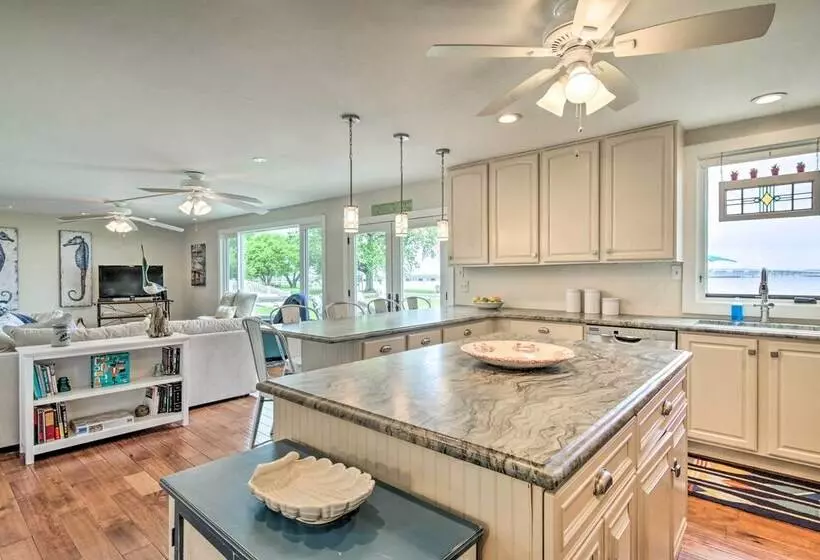 Choptank River Beach Home W/ Pier In Cambridge!