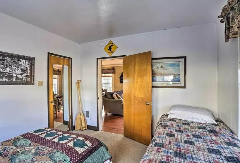 Downtown Cabin < 10 Miles To Mt Shasta Ski Park!