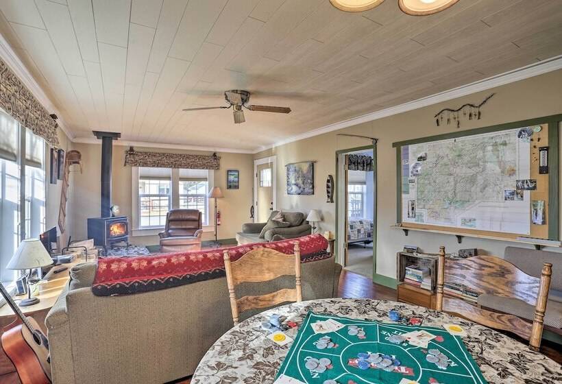 Downtown Cabin < 10 Miles To Mt Shasta Ski Park!