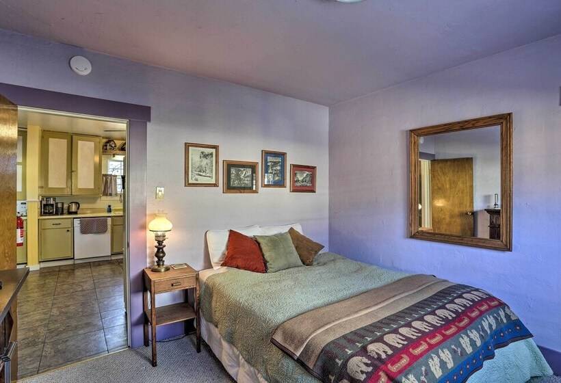 Downtown Cabin < 10 Miles To Mt Shasta Ski Park!