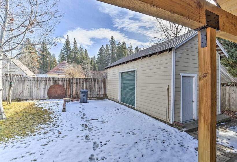 Downtown Cabin < 10 Miles To Mt Shasta Ski Park!