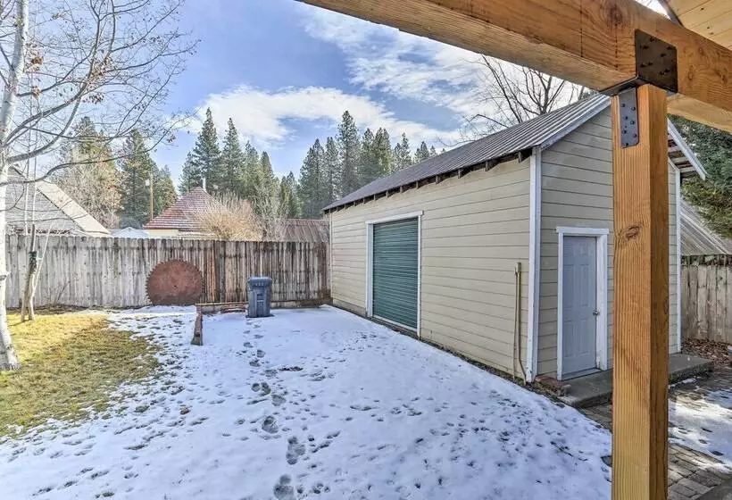 Downtown Cabin < 10 Miles To Mt Shasta Ski Park!
