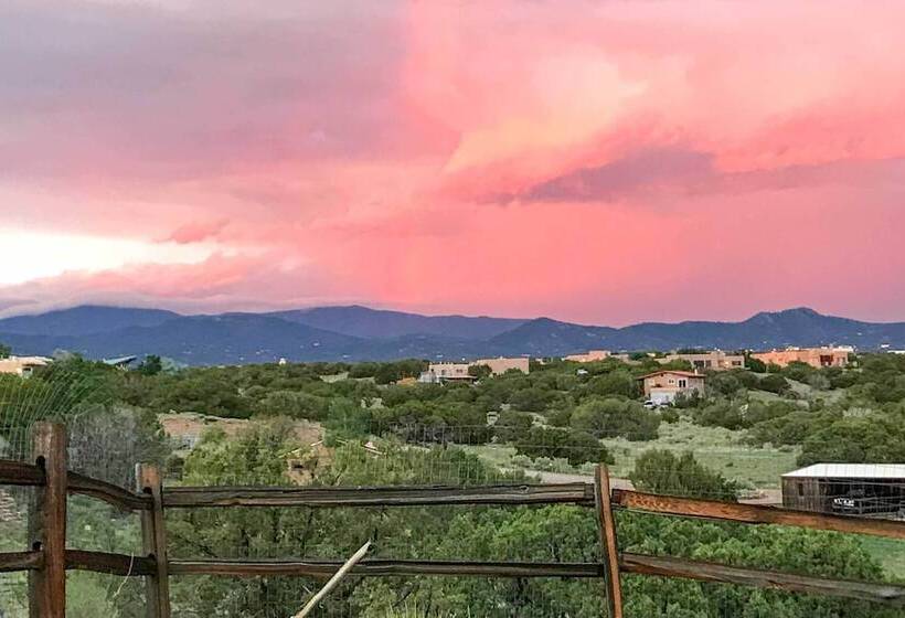 Dreamy Santa Fe Hideaway W/ Mountain Views!