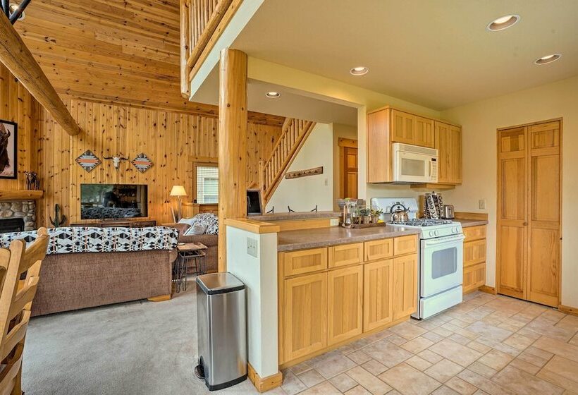 Eagle Crest Retreat W/ Great Wifi & Resort Access!