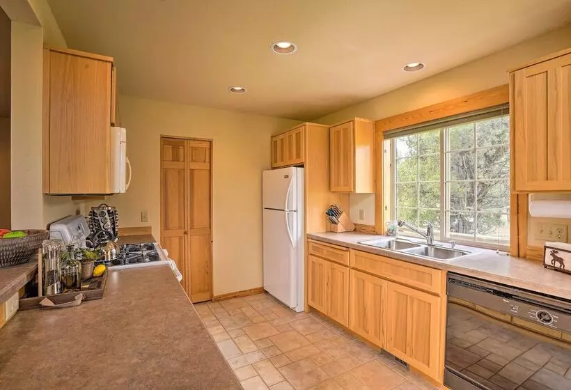 Eagle Crest Retreat W/ Great Wifi & Resort Access!