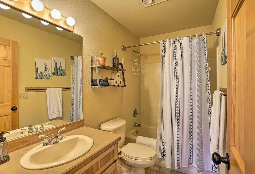 Eagle Crest Retreat W/ Great Wifi & Resort Access!