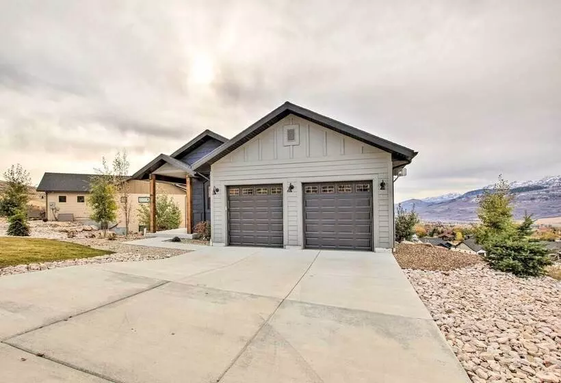 Eden Home W/ Stunning View ~ 6 Mi To Skiing!