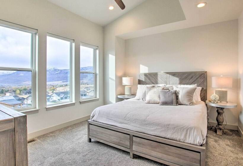 Eden Home W/ Stunning View ~ 6 Mi To Skiing!