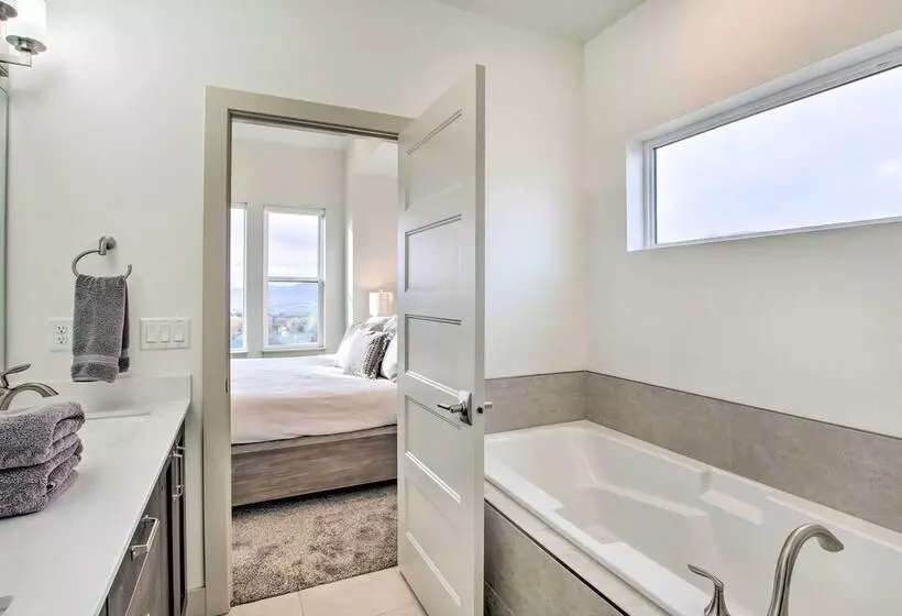 Eden Home W/ Stunning View ~ 6 Mi To Skiing!