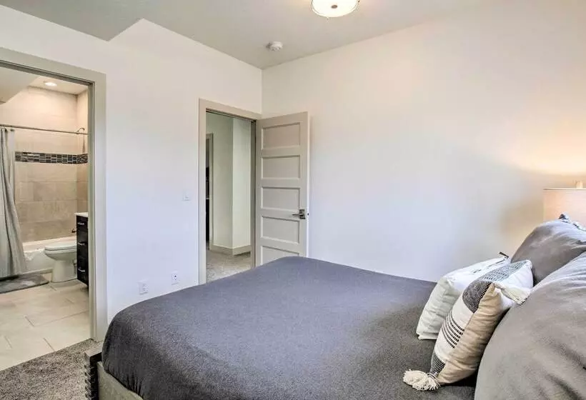 Eden Home W/ Stunning View ~ 6 Mi To Skiing!