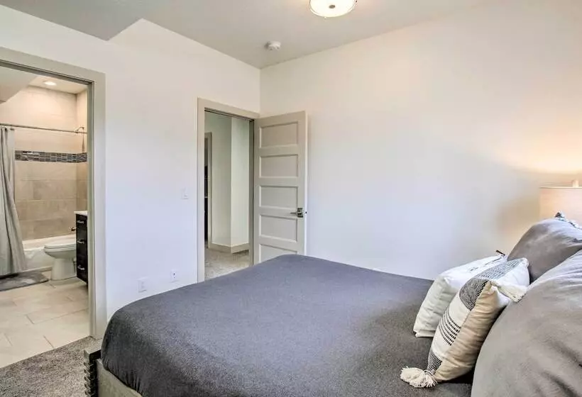 Eden Home W/ Stunning View ~ 6 Mi To Skiing!