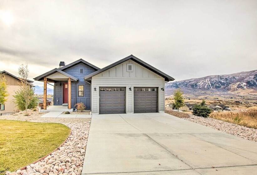 Eden Home W/ Stunning View ~ 6 Mi To Skiing!