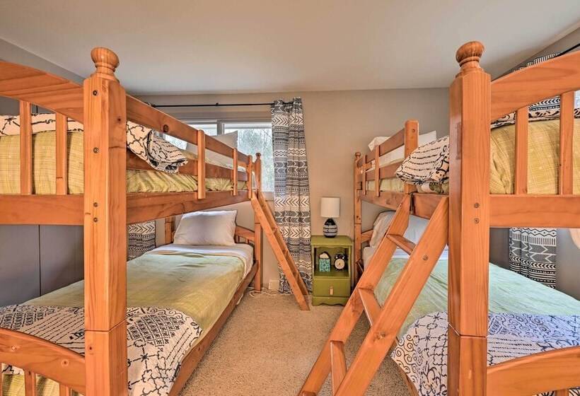 Four Season Home On Scenic Bluff Country Acreage!