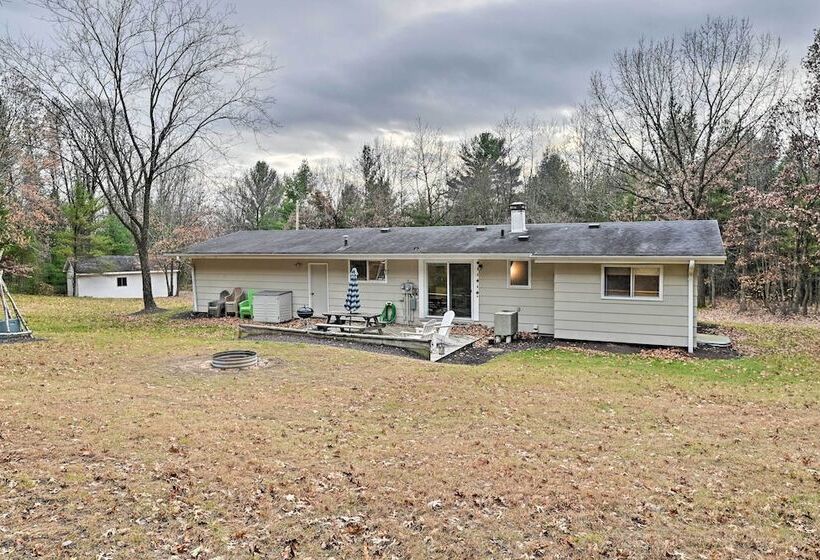 Four Season Home On Scenic Bluff Country Acreage!