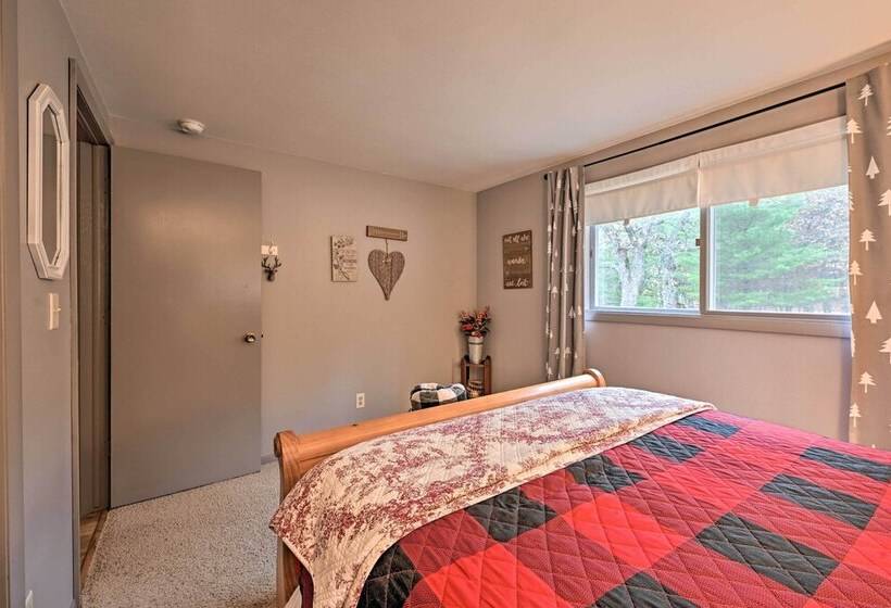 Four Season Home On Scenic Bluff Country Acreage!