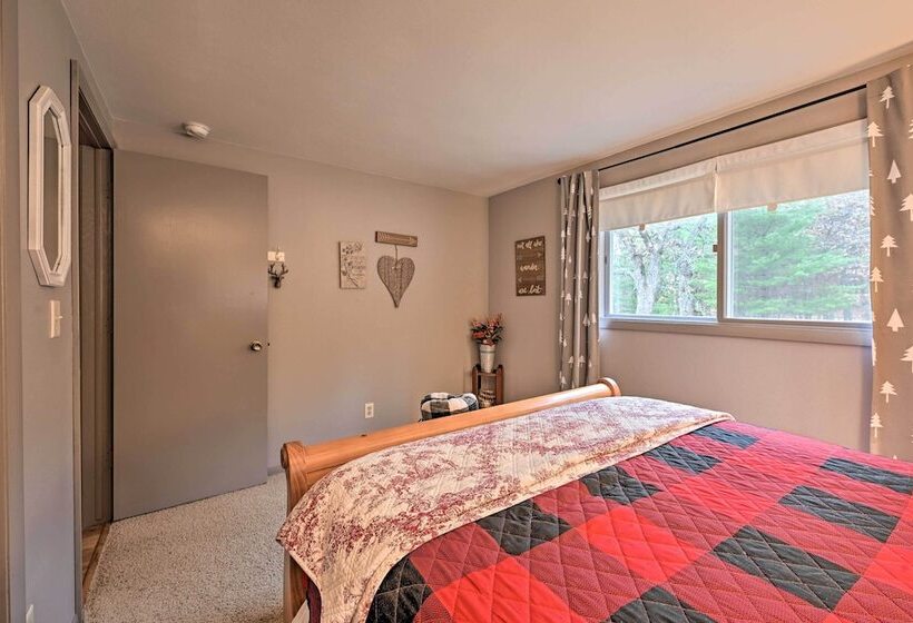 Four Season Home On Scenic Bluff Country Acreage!