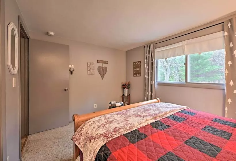 Four Season Home On Scenic Bluff Country Acreage!