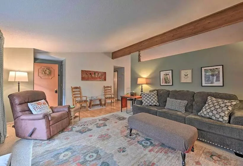 Four Season Home On Scenic Bluff Country Acreage!