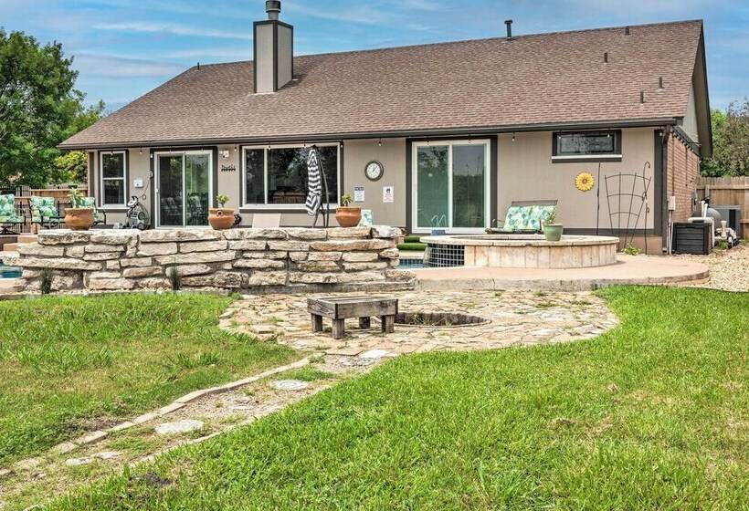 Gorgeous Hutto Home W/ Hot Tub, Pool, & Fire Pit!