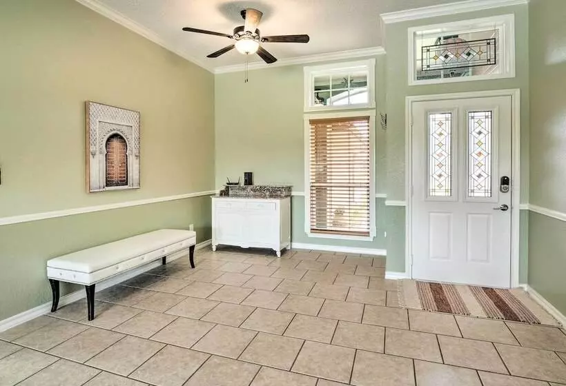 Gorgeous Hutto Home W/ Hot Tub, Pool, & Fire Pit!