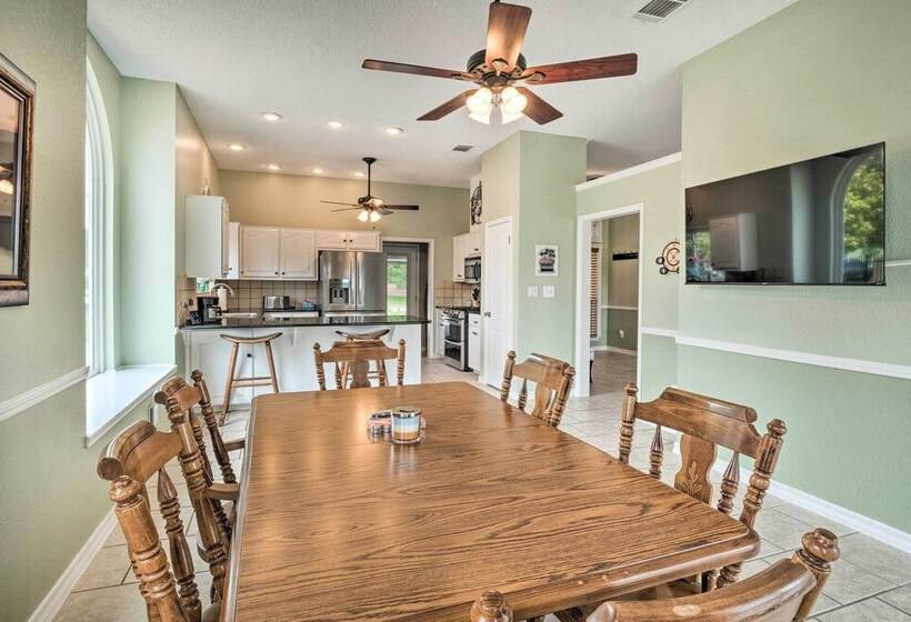 Gorgeous Hutto Home W/ Hot Tub, Pool, & Fire Pit!