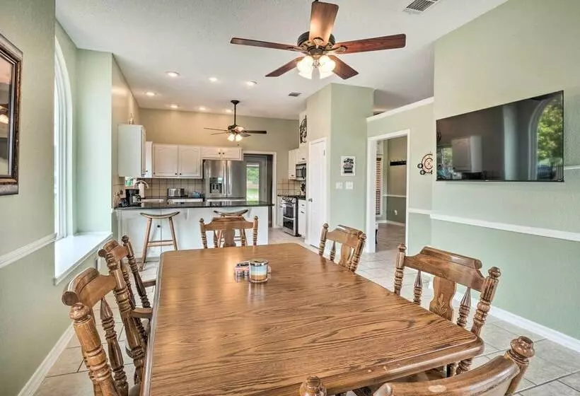 Gorgeous Hutto Home W/ Hot Tub, Pool, & Fire Pit!