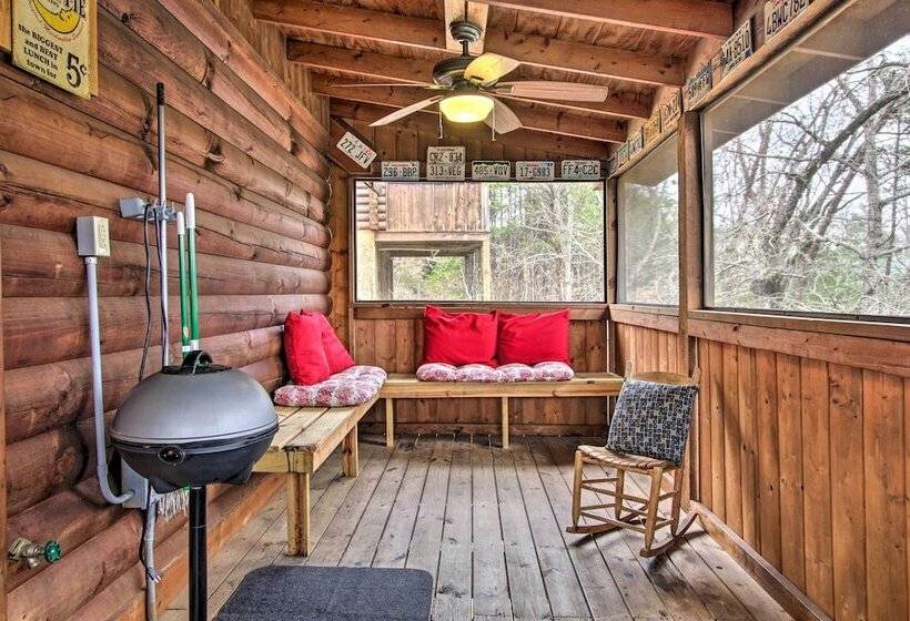 Pigeon Forge Cabin W/ Hot Tub & Mountain Views!