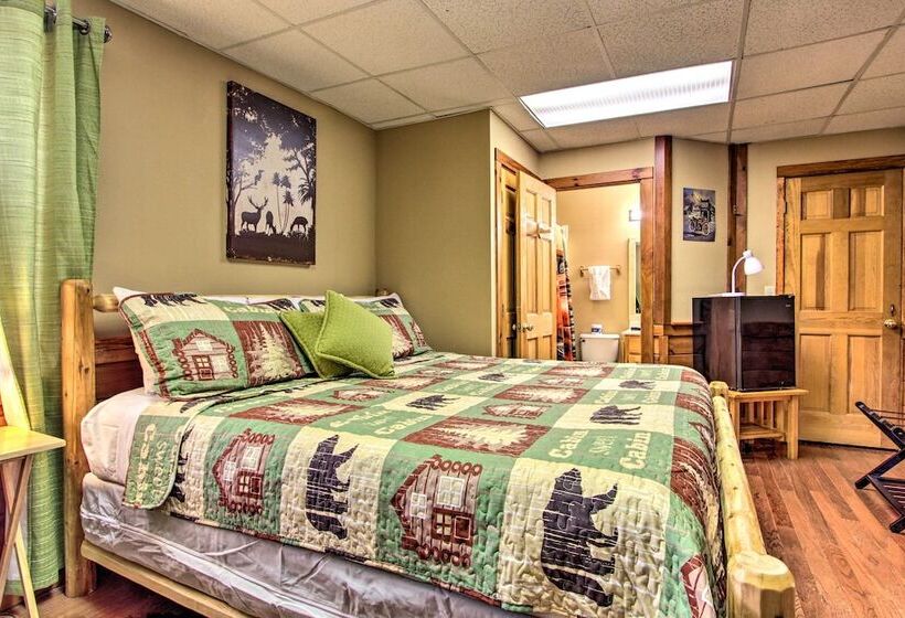 Pigeon Forge Cabin W/ Hot Tub & Mountain Views!