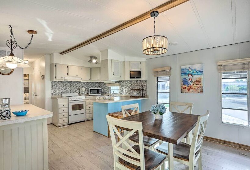 Jensen Beach Home W/ Private Beach Access!