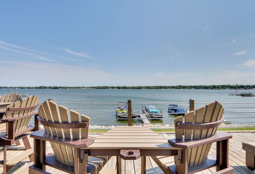 Lakefront Home W/ Rooftop Deck, Grill, Games!