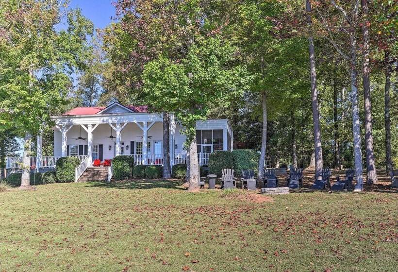 Lakefront Paradise W/ Fire Pit Dogs Welcome!