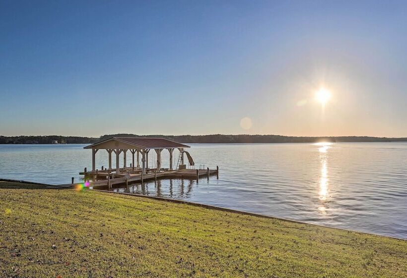 Lakefront Paradise W/ Fire Pit Dogs Welcome!