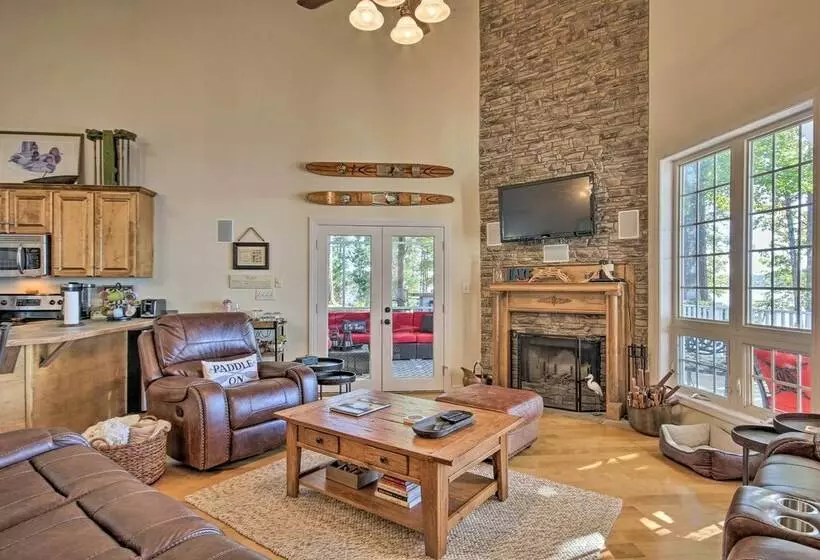 Lakefront Paradise W/ Fire Pit   Dogs Welcome!