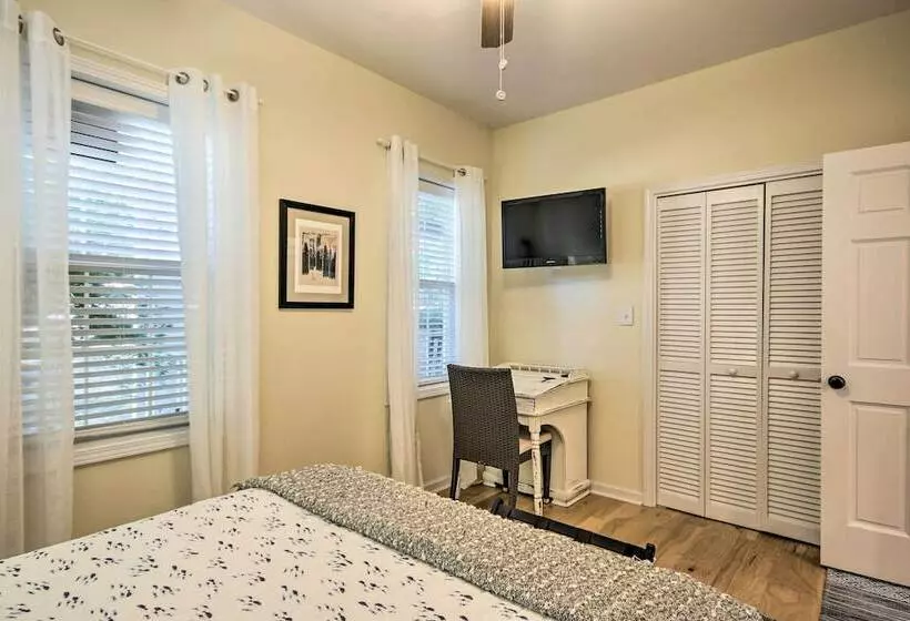 Lakefront Paradise W/ Fire Pit   Dogs Welcome!