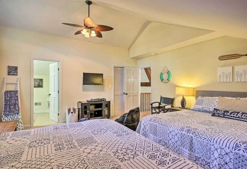 Lakefront Paradise W/ Fire Pit Dogs Welcome!