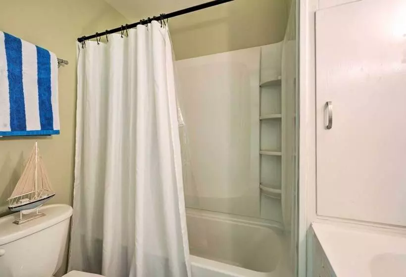 Lovely Lakewood Cottage Near Chautauqua Lake!