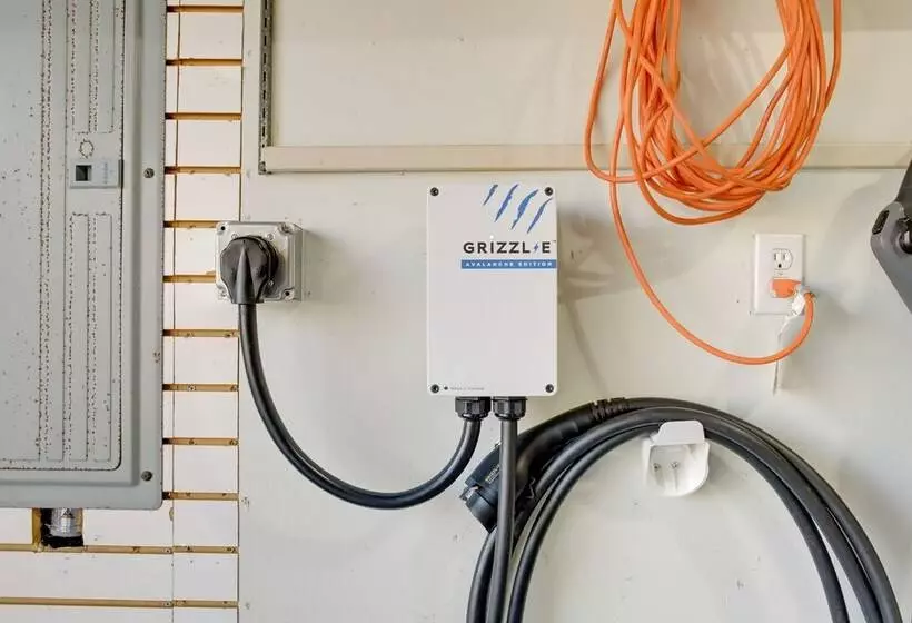 Lovely Ocean View Retreat, 3 Mi To Bethany Beach!