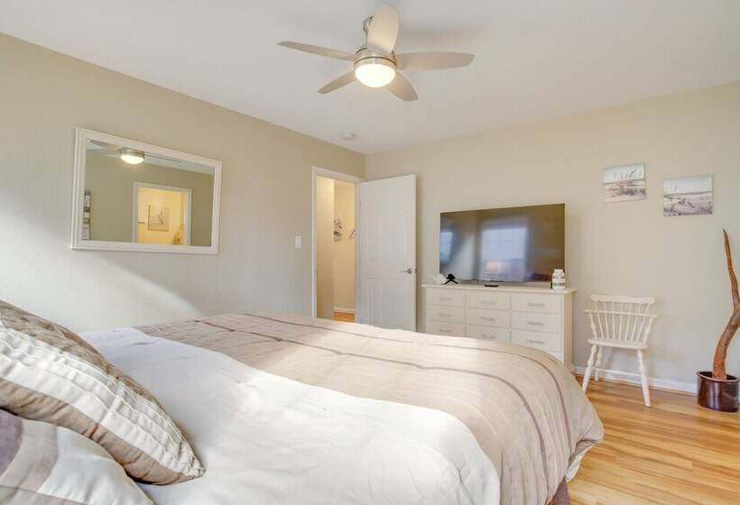 Lovely Ocean View Retreat, 3 Mi To Bethany Beach!